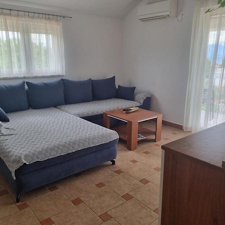 Apartments Jadranka Malinska Ngoại thất bức ảnh