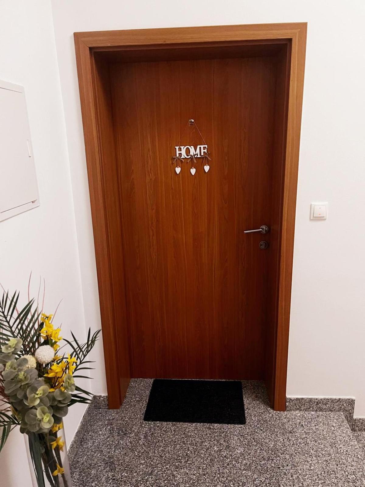 Apartments Jadranka Malinska Ngoại thất bức ảnh