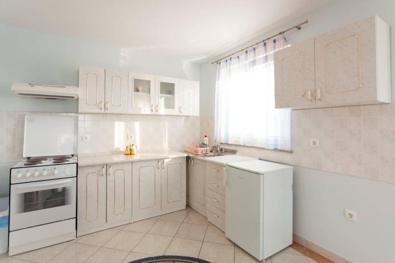 Apartments Jadranka Malinska Ngoại thất bức ảnh