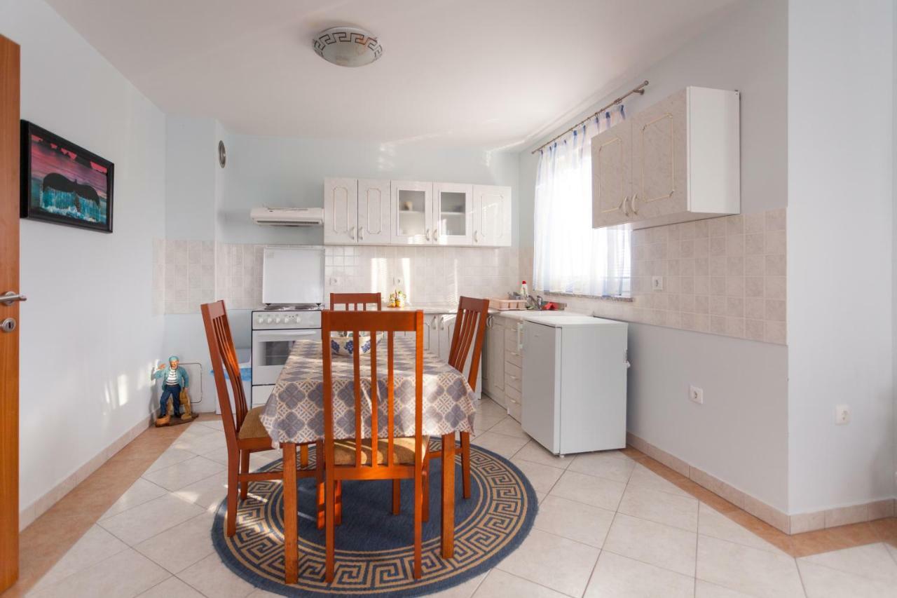 Apartments Jadranka Malinska Ngoại thất bức ảnh