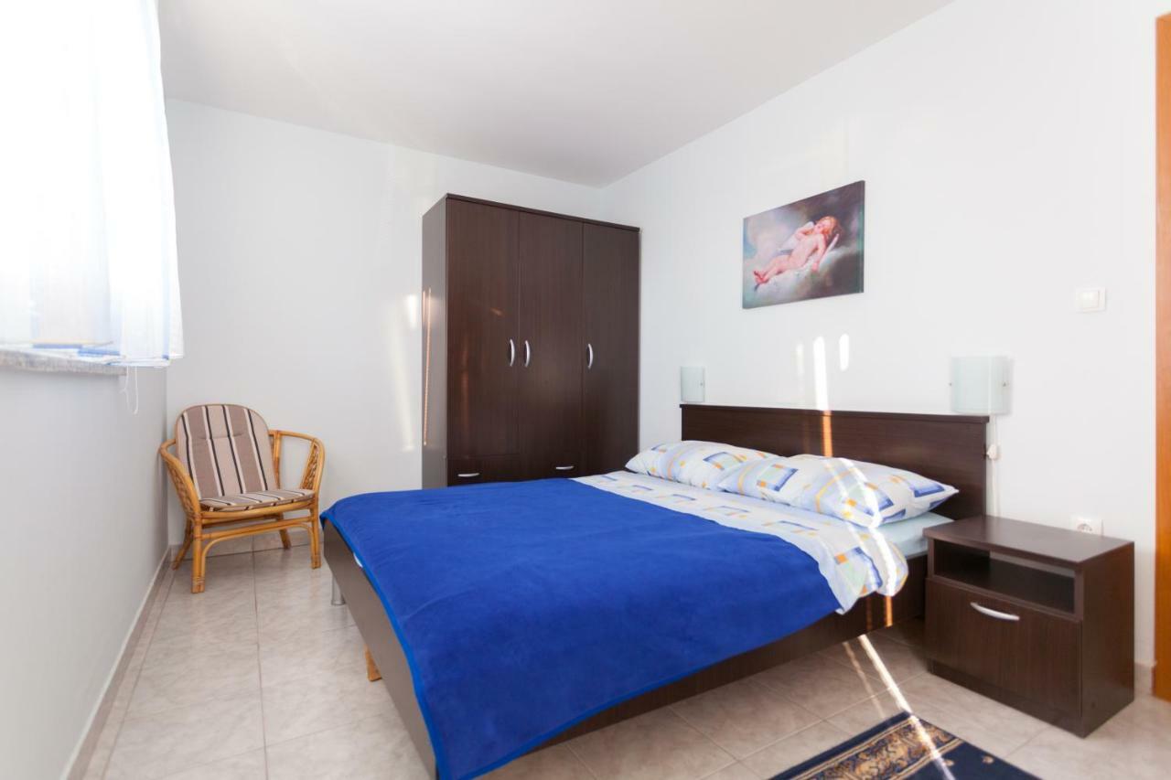 Apartments Jadranka Malinska Ngoại thất bức ảnh