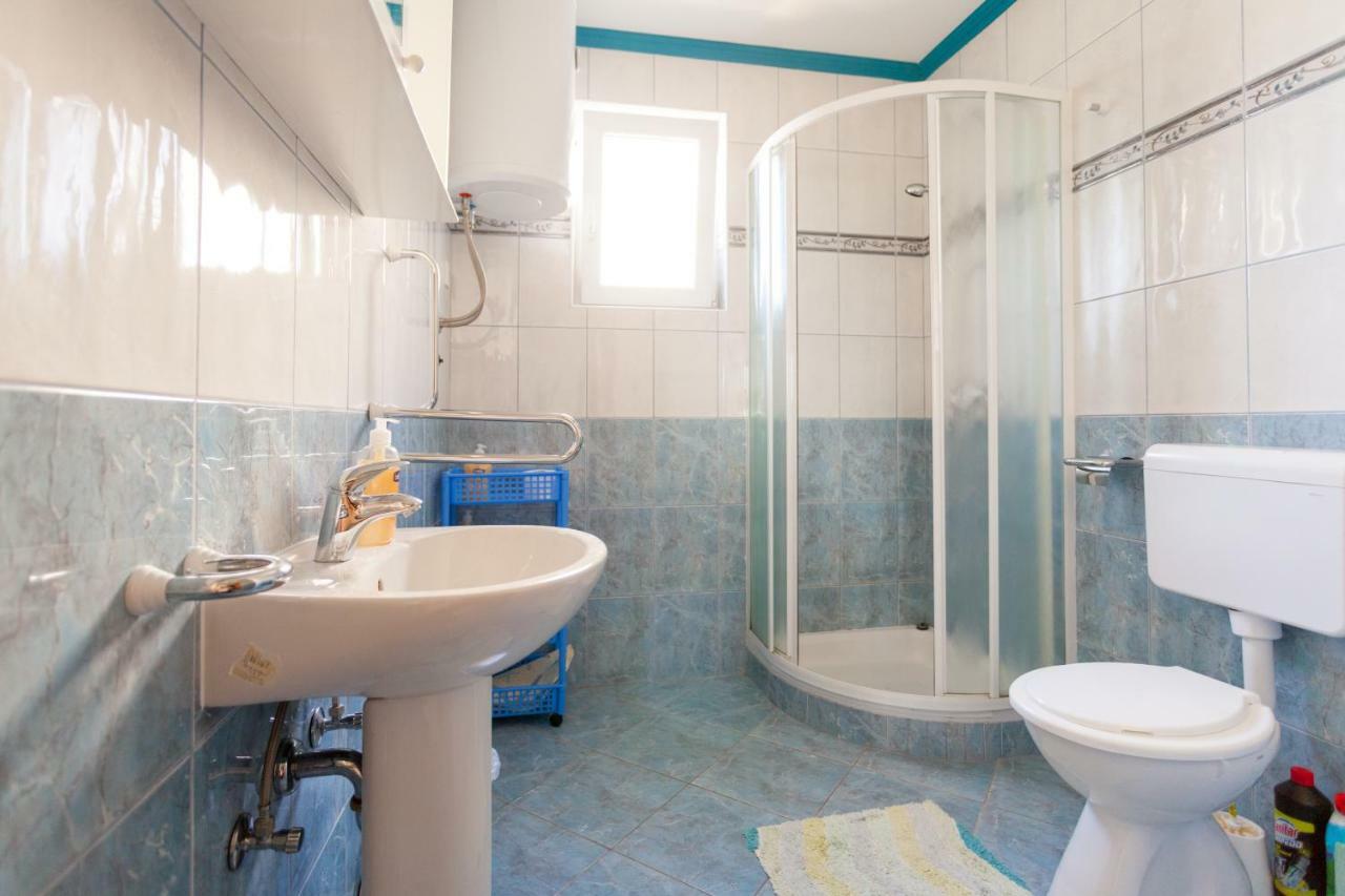 Apartments Jadranka Malinska Ngoại thất bức ảnh