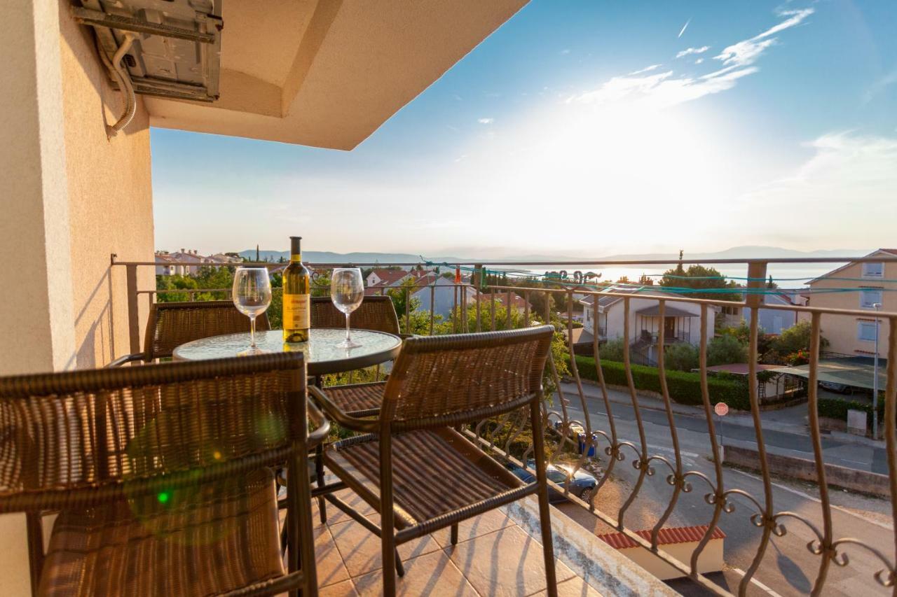 Apartments Jadranka Malinska Ngoại thất bức ảnh